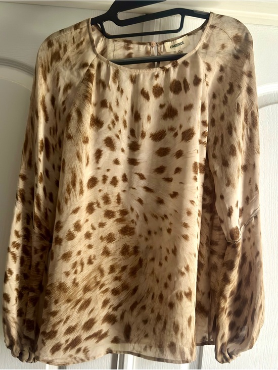 L'AGENCE Tops - L'AGENCE Dylan Cheetah Print Silk Blouse in Cacao - Size M